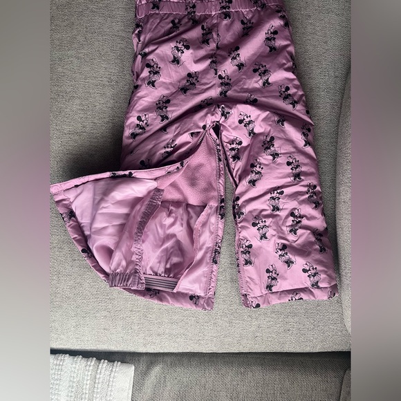 Snow pants and coat - Picture 7 of 11